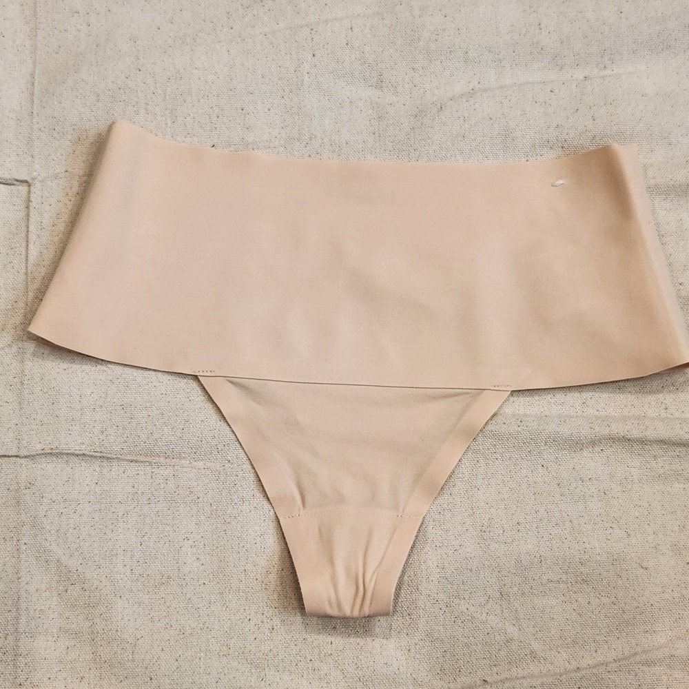 New SPANX Undie-tectable High-Waisted Thong Nude Beige Small S Panty Underwear